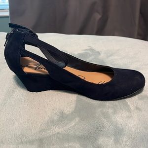 American Rag Chop Out Navy Suede ankle Strap Wedge Heel Size 9.5